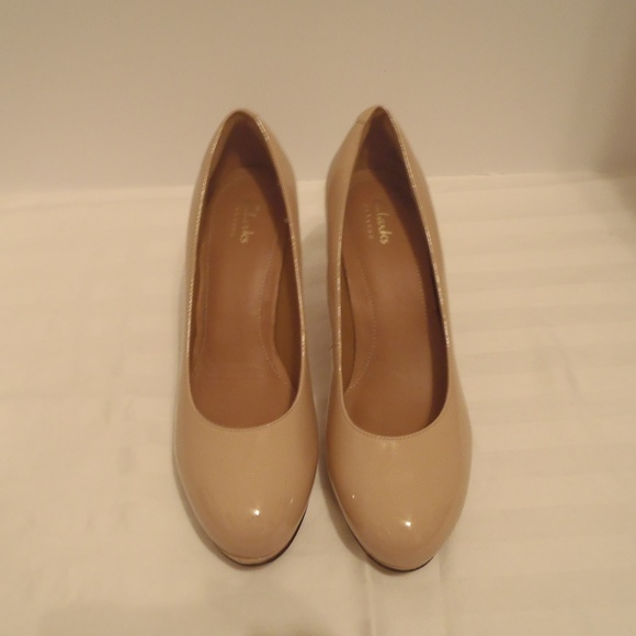 Clarks Shoes - Clarks Artisan Nude Patent Pumps - Sz. 7.5